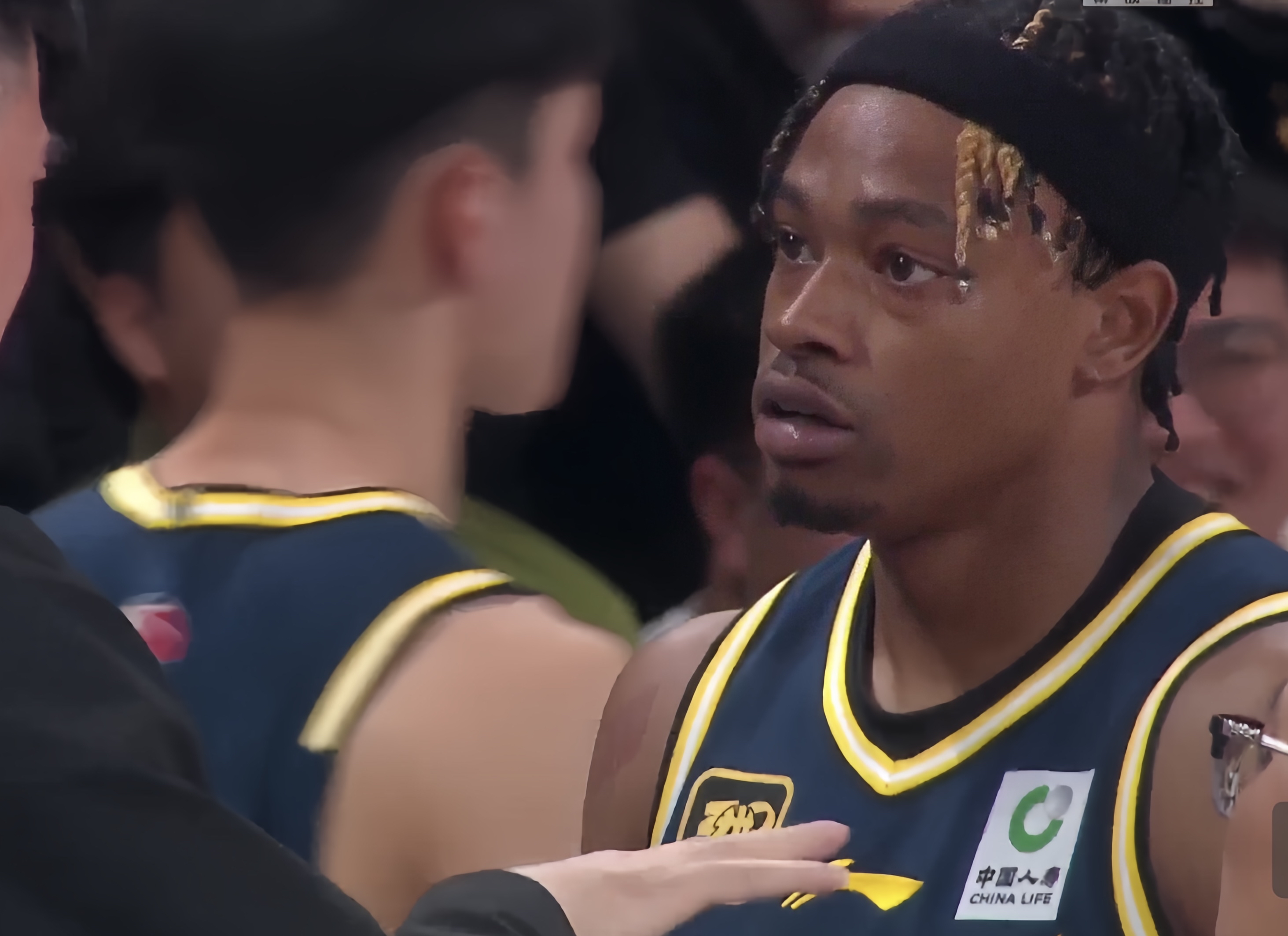 从华盛顿奇才围绕NBA常规赛扳平良机到广州队关键时刻防线松动，阿斯顿维拉围绕欧超杯伤情更新的简单介绍