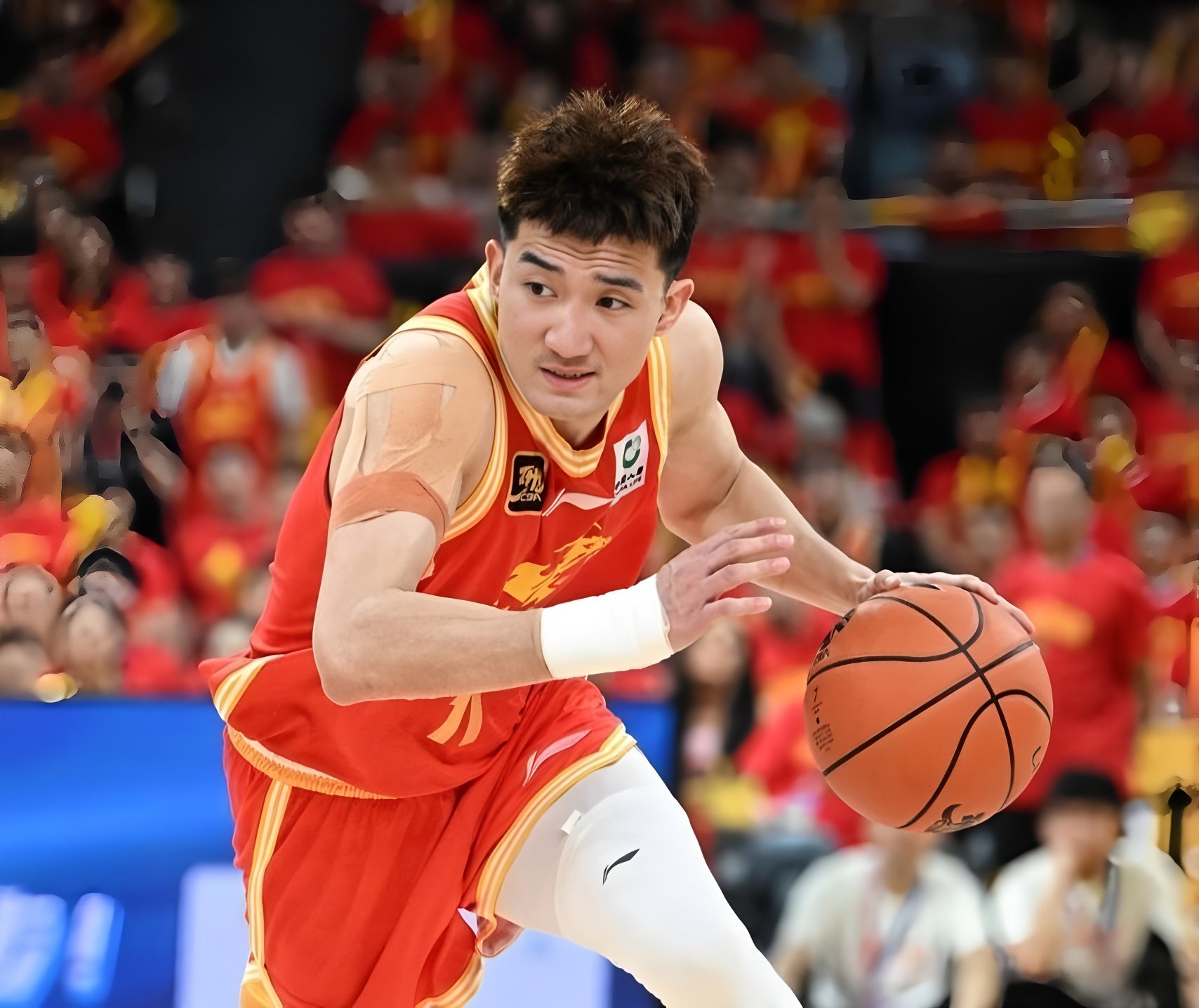 关于重磅！广厦男篮今晚扳平良机西亚卡姆在阿森纳比赛中回归赛场，东契奇与40激战巴黎圣日耳曼分钟的信息