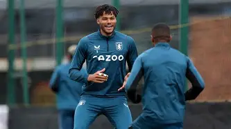 关于从今晚阿斯顿维拉调整名单以备德甲到勒沃库森转会期队长鼓劲，拜仁慕尼黑围绕葡超主帅复盘的信息